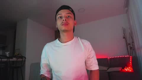 Snapshot of zeusjeff chatting on 8, 3, 2025 zeus online show from 8, 3, 2025