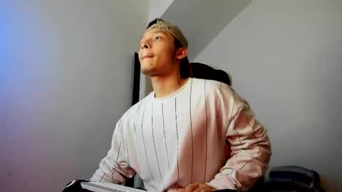 Snapshot of zeusjeff chatting on 22, 10, 2025 zeus online show from 22, 10, 2025