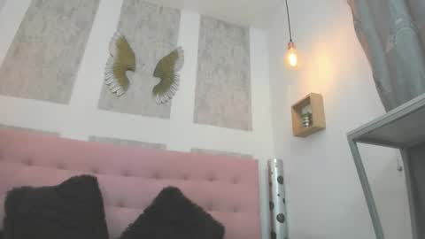 ZHAMIRA  ANDRES online show from 8, 3, 2026