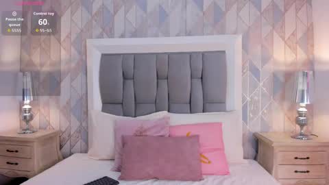 zharia_lux25 online show from 15, 5, 2026