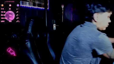 Snapshot of zhoestrong chatting on 10, 3, 2025 zhoestrong online show from 10, 3, 2025