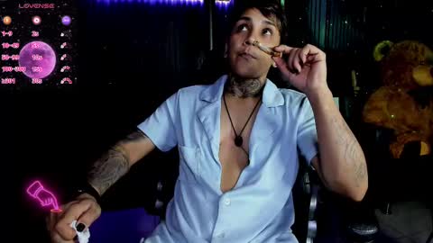 Snapshot of zhoestrong chatting on 11, 3, 2025 zhoestrong online show from 11, 3, 2025