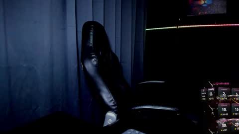 Snapshot of zhoestrong chatting on 16, 11, 2025 zhoestrong online show from 16, 11, 2025