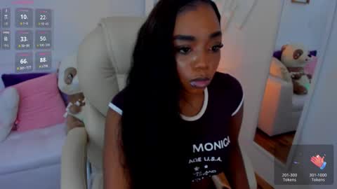 Zobe Love online show from 5, 3, 2025