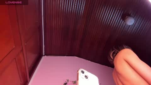 Zoe Baker online show from 25, 4, 2026