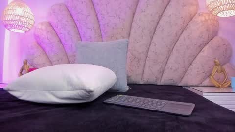 zoe_blosson online show from 17, 5, 2026