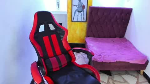 Snapshot of zoe_connor19 chatting on 5, 11, 2025 Z O E online show from 5, 11, 2025