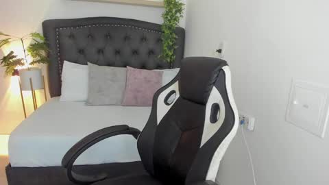 Zoe  online show from 14, 1, 2025