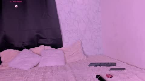 Snapshot of zoe_katz_ chatting on 12, 11, 2025 Zoe online show from 12, 11, 2025