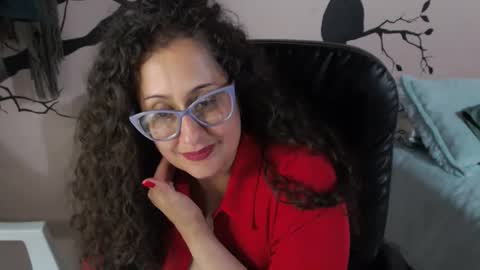 Zoe Koller online show from 25, 10, 2025