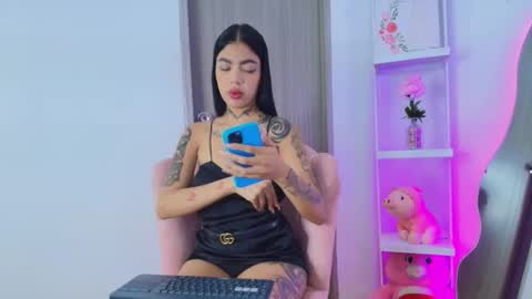 zoe_kravitx_ online show from 19, 2, 2026