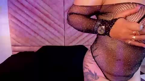 Snapshot of zoe_ll chatting on 19, 6, 2026 SWEET ZOE online show from 19, 6, 2026
