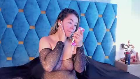 Snapshot of zoe_ll chatting on 1, 8, 2026 SWEET ZOE online show from 1, 8, 2026