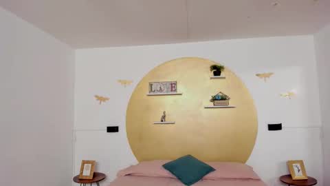 Zoe Lynch online show from 14, 10, 2025