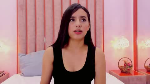 Snapshot of zoe_monrow chatting on 25, 5, 2026 Zoe Monrow online show from 25, 5, 2026