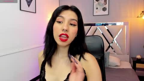 zoe_moreau online show from 18, 4, 2026