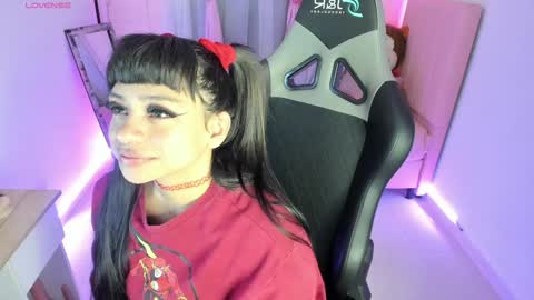 zoe_sullivan_ online show from 8, 2, 2025