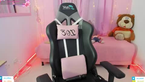 zoe_sullivan_ online show from 7, 11, 2025