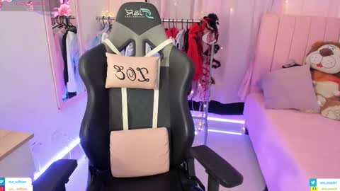 zoe_sullivan_ online show from 6, 2, 2026