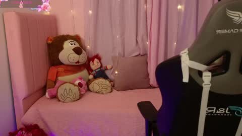 zoe_sullivan_ online show from 27, 4, 2026