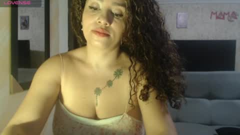 Snapshot of zoe_tai chatting on 31, 5, 2026 zoe tai online show from 31, 5, 2026
