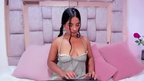 zoedusk online show from 5, 3, 2026