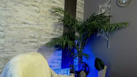 Snapshot of zoee_kiss_ chatting on 24, 5, 2026 ZOE online show from 24, 5, 2026