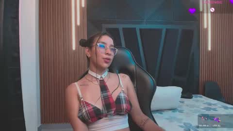 Snapshot of zoee_martins_ chatting on 5, 5, 2026 Zoe 3 online show from 5, 5, 2026