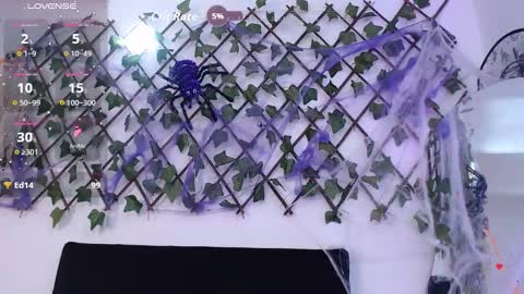 Laura  online show from 19, 10, 2025