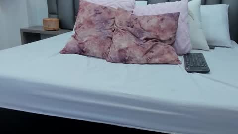 Zoe Krug online show from 26, 2, 2026