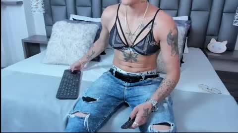 Zoe Krug online show from 28, 4, 2026