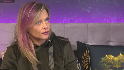 ZoeMesmerize online show from 7, 1, 2025