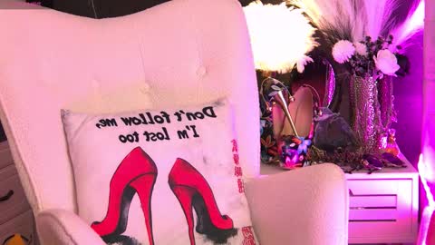 ZoeMesmerize online show from 16, 10, 2025