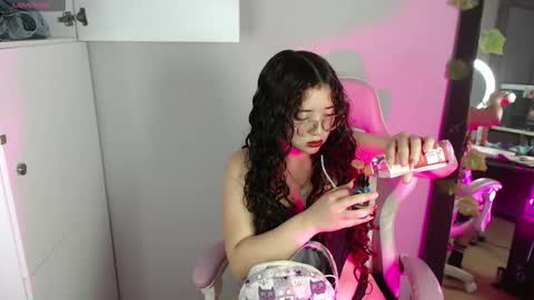 Snapshot of zoesinclair chatting on 29, 11, 2025 Zoe online show from 29, 11, 2025