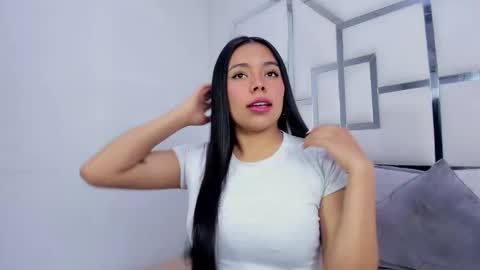 ZoeSwam online show from 17, 9, 2025