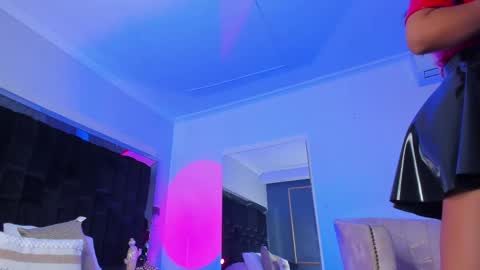 zoevidal_ online show from 12, 3, 2025