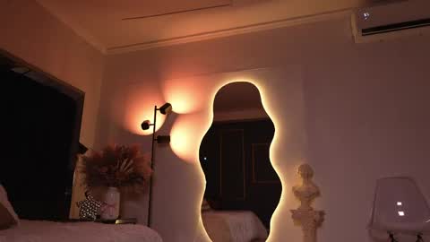 zoevidal_ online show from 21, 4, 2026