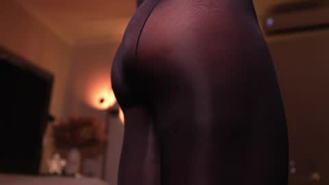 zoevidal_ online show from 22, 4, 2026