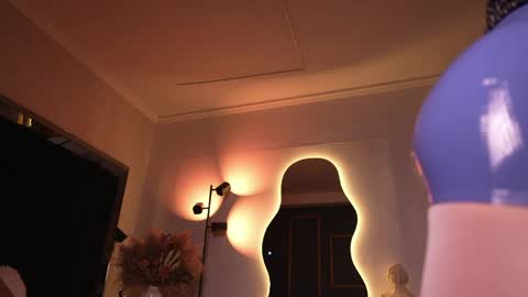 zoevidal_ online show from 23, 4, 2026