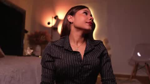 Snapshot of zoevidal_ chatting on 6, 5, 2026 zoevidal_ online show from 6, 5, 2026