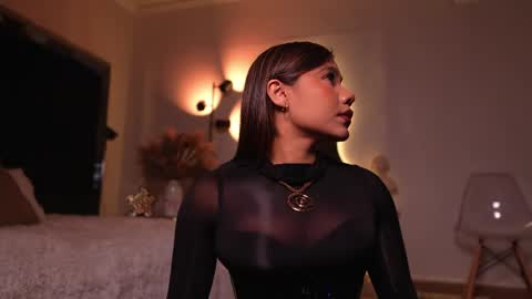 Snapshot of zoevidal_ chatting on 19, 5, 2026 zoevidal_ online show from 19, 5, 2026