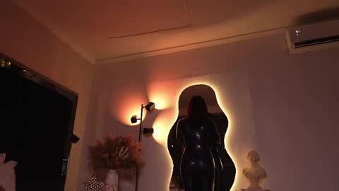 Snapshot of zoevidal_ chatting on 6, 6, 2026 zoevidal_ online show from 6, 6, 2026