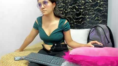 ZoeWatzon online show from 26, 7, 2026