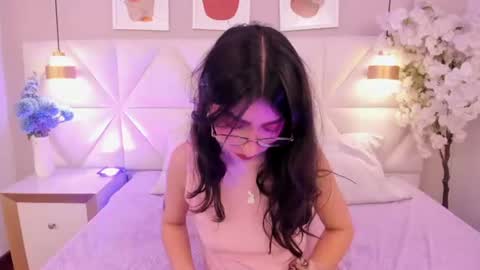 Zoey  online show from 28, 7, 2026