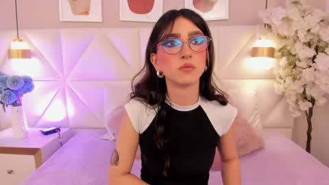 Zoey  online show from 29, 7, 2026
