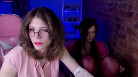 Zoria and Luna online show from 23, 4, 2026