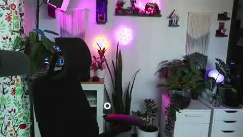 Snapshot of zoeyryan chatting on 12, 7, 2026 Zoey Ryan online show from 12, 7, 2026