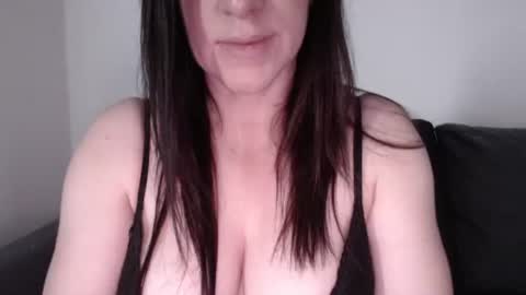 zoibee online show from 16, 10, 2025