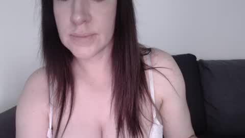 Snapshot of zoibee chatting on 24, 7, 2026 zoibee online show from 24, 7, 2026