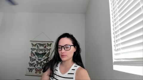 Snapshot of zoiebutterfly chatting on 16, 5, 2026 Zoie online show from 16, 5, 2026